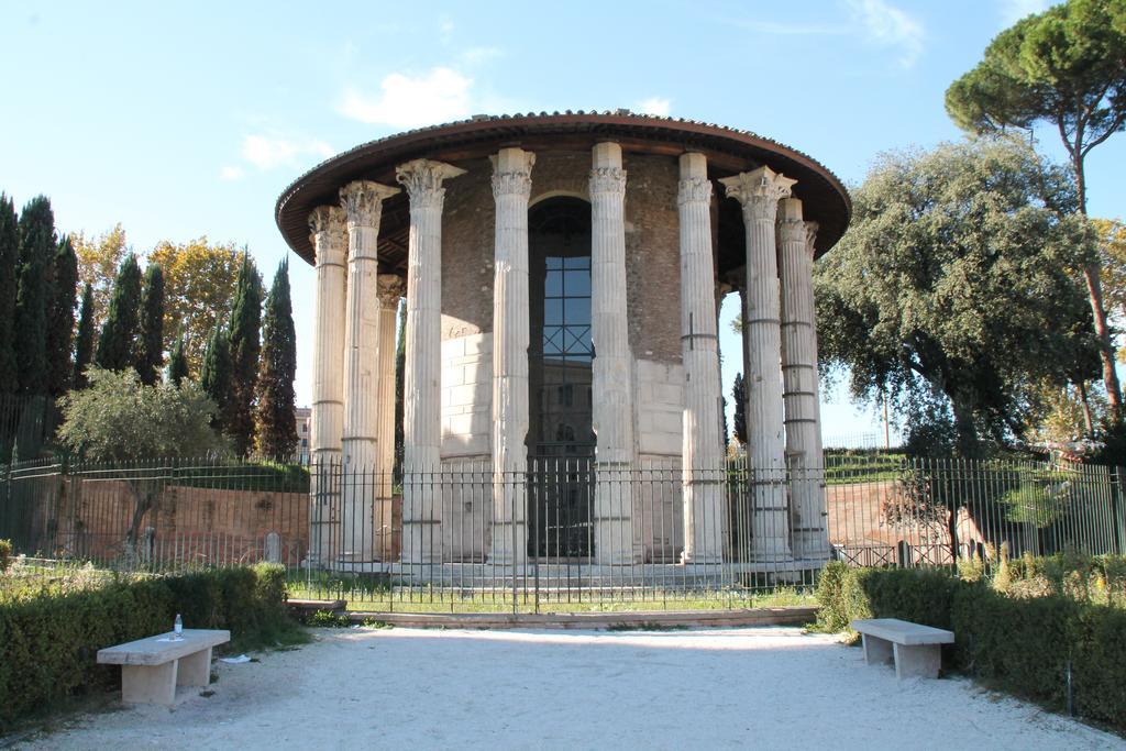 Domus Farnese * Rom